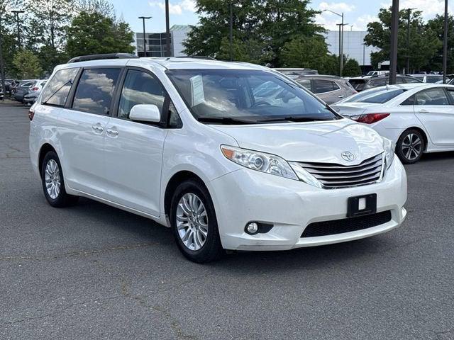 2017 Toyota Sienna XLE 8 Passenger 2017 Toyota Sienna XLE 8 Passenger