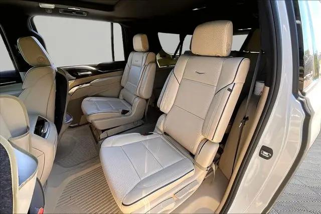 2023 Cadillac Escalade ESV 4WD Premium Luxury