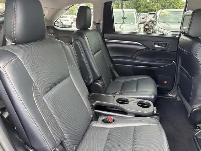 2016 Toyota Highlander Limited Platinum V6