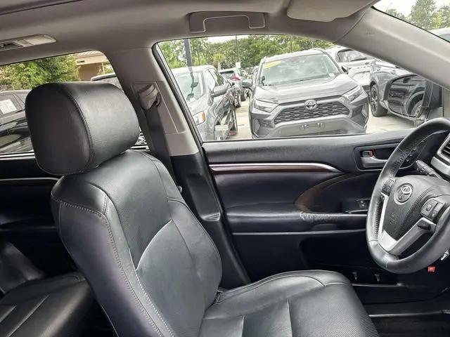 2016 Toyota Highlander Limited Platinum V6
