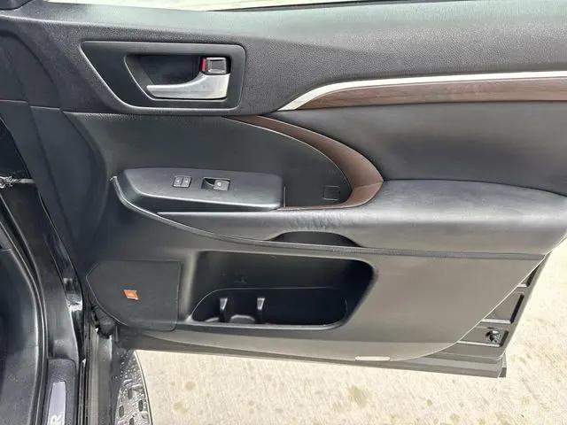 2016 Toyota Highlander Limited Platinum V6