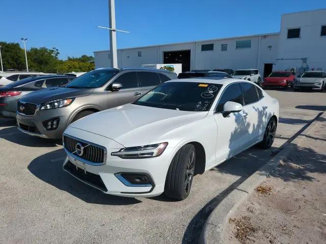 2022 Volvo S60 B5 Inscription