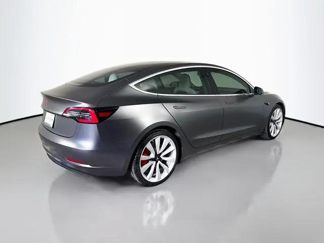 2018 Tesla Model 3 Performance