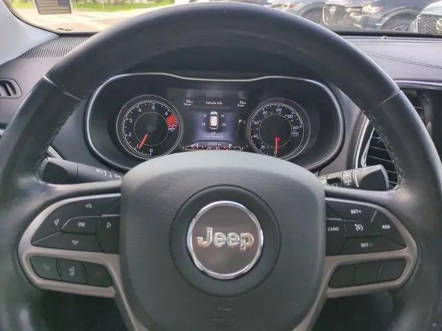 2019 Jeep Cherokee Limited FWD