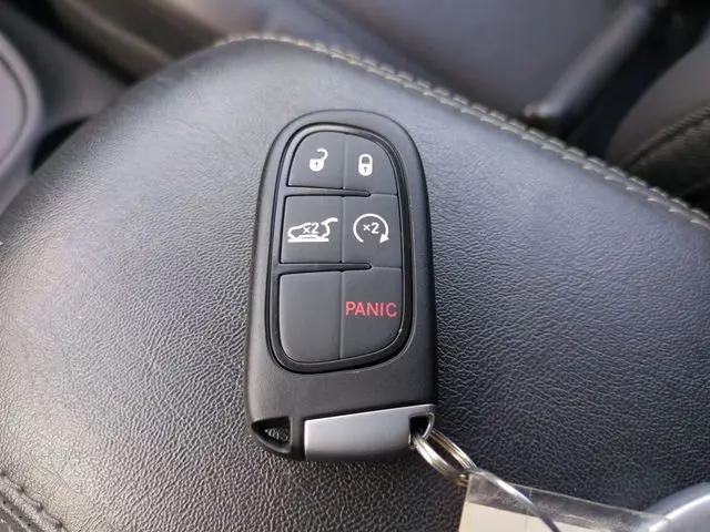 2019 Jeep Cherokee Limited FWD
