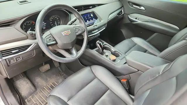 2023 Cadillac XT4 FWD Premium Luxury