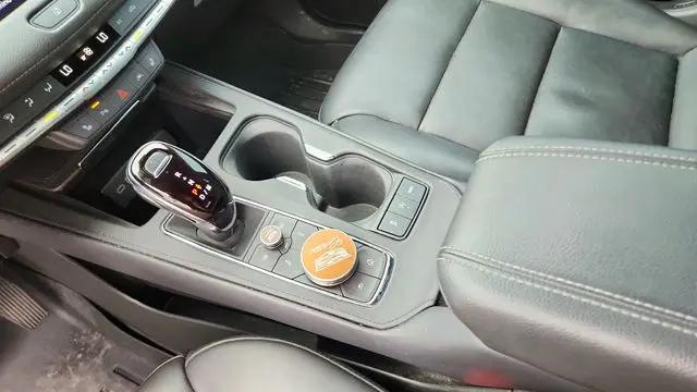 2023 Cadillac XT4 FWD Premium Luxury