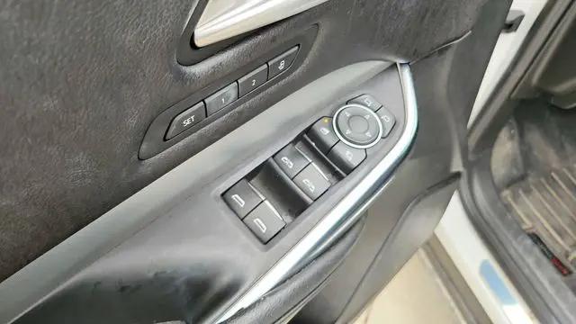 2023 Cadillac XT4 FWD Premium Luxury