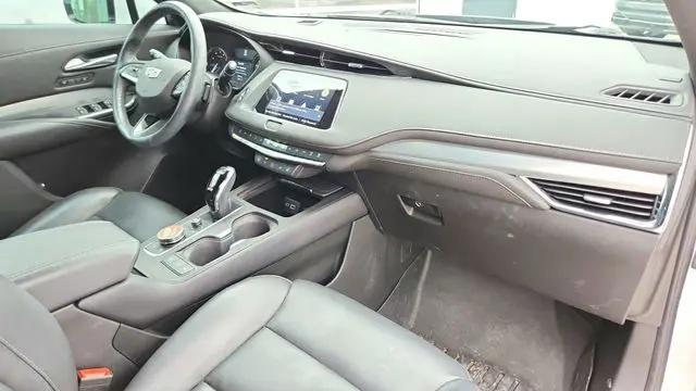 2023 Cadillac XT4 FWD Premium Luxury