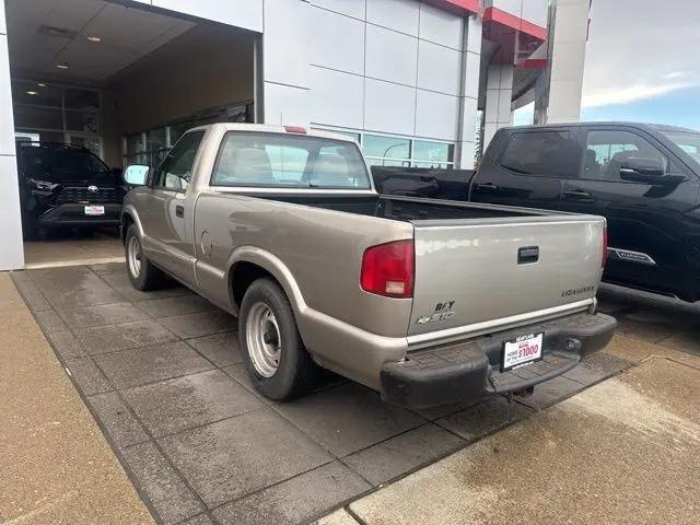 2003 Chevrolet S-10 Base