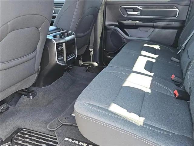 2020 Ram 1500 Big Horn Crew Cab 4x4 5'7" Box