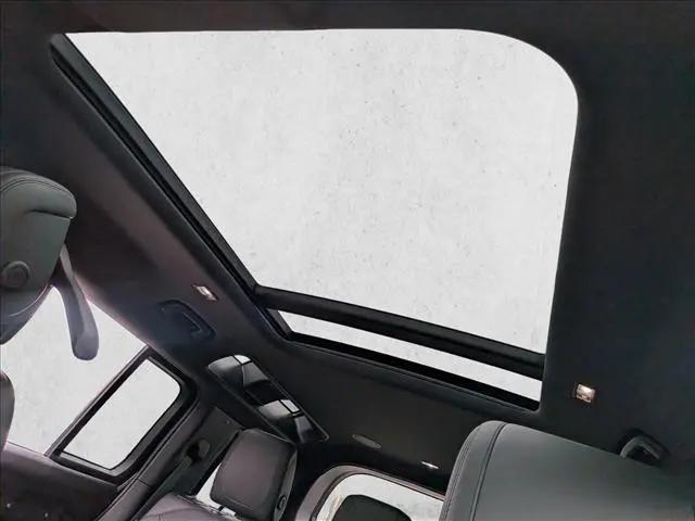 2024 Land Rover Defender 110 P525 Carpathian Edition