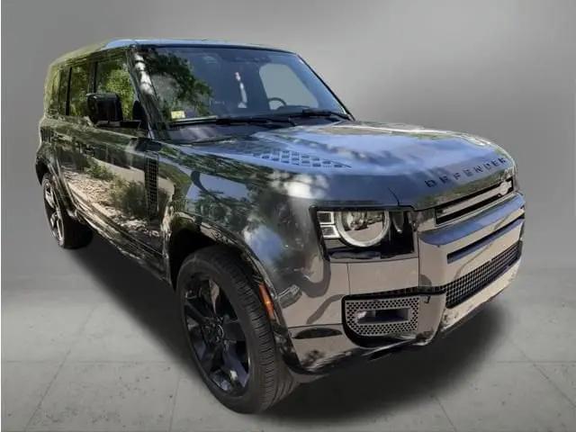 2023 Land Rover Defender 110 V8
