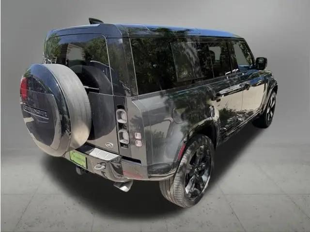 2023 Land Rover Defender 110 V8