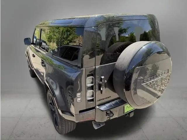 2023 Land Rover Defender 110 V8