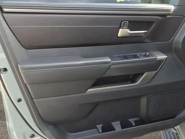 2024 Toyota Sequoia SR5