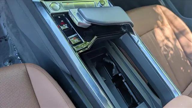 2019 Audi e-tron Premium Plus