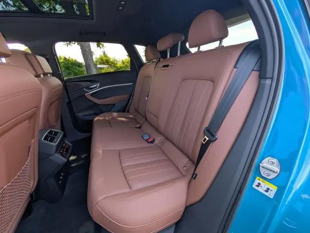 2019 Audi e-tron Premium Plus