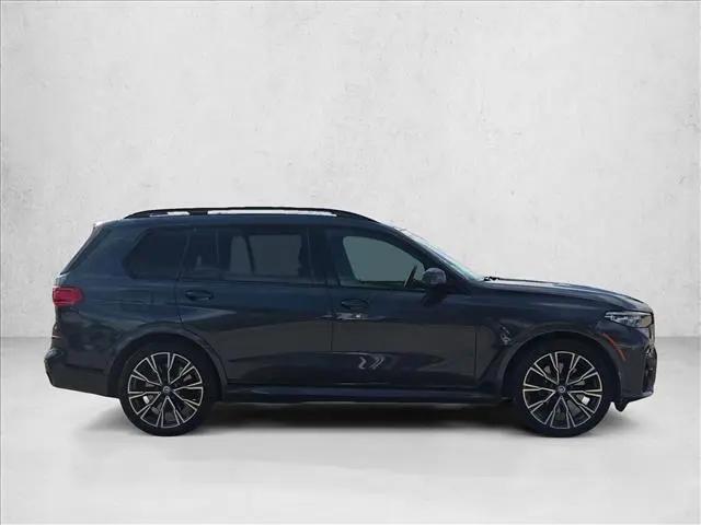 2022 BMW X7 M50i