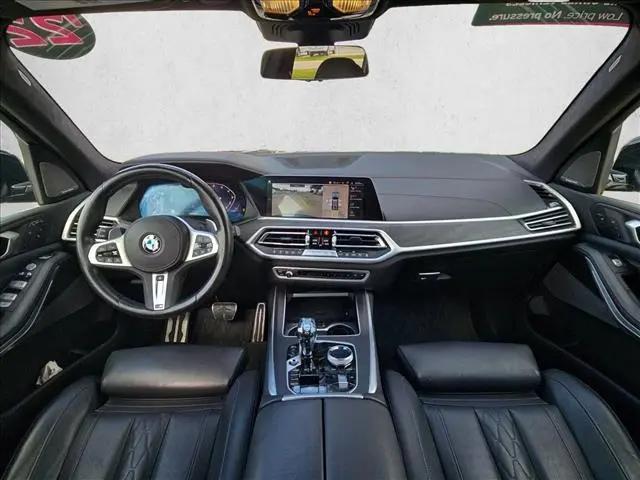 2022 BMW X7 M50i