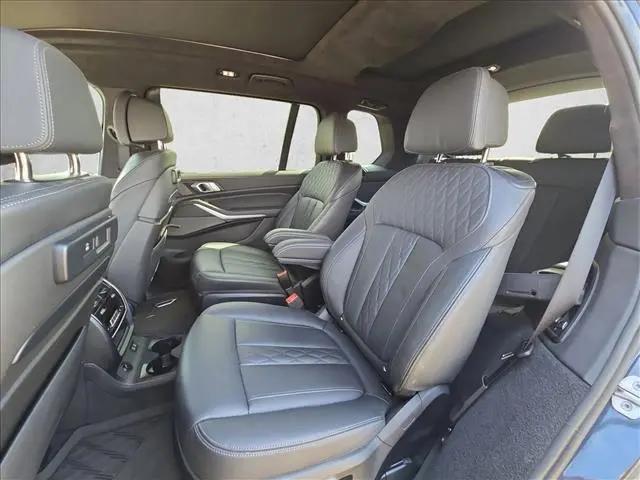 2022 BMW X7 M50i