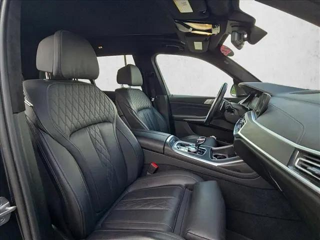 2022 BMW X7 M50i
