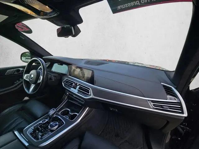 2022 BMW X7 M50i