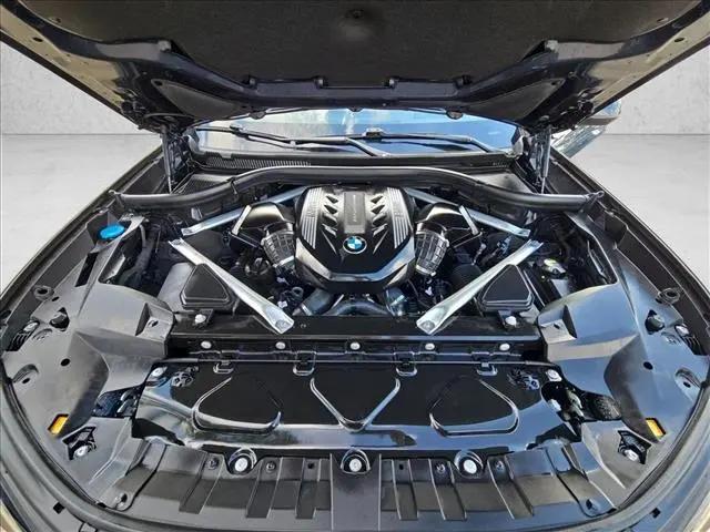 2022 BMW X7 M50i