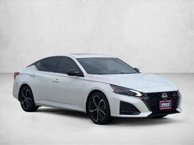 2023 Nissan Altima SR FWD