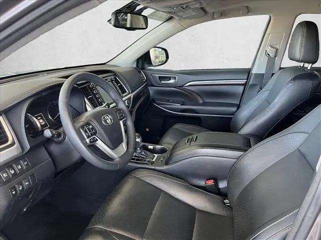 2016 Toyota Highlander Limited Platinum V6