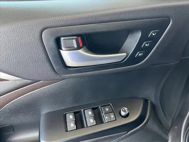 2016 Toyota Highlander Limited Platinum V6