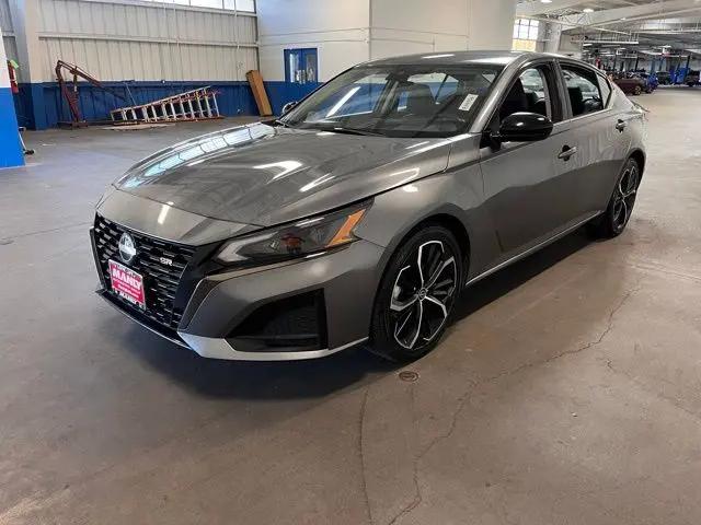 2023 Nissan Altima SR FWD