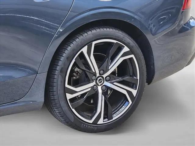 2024 Volvo S60 B5 Core Dark Theme