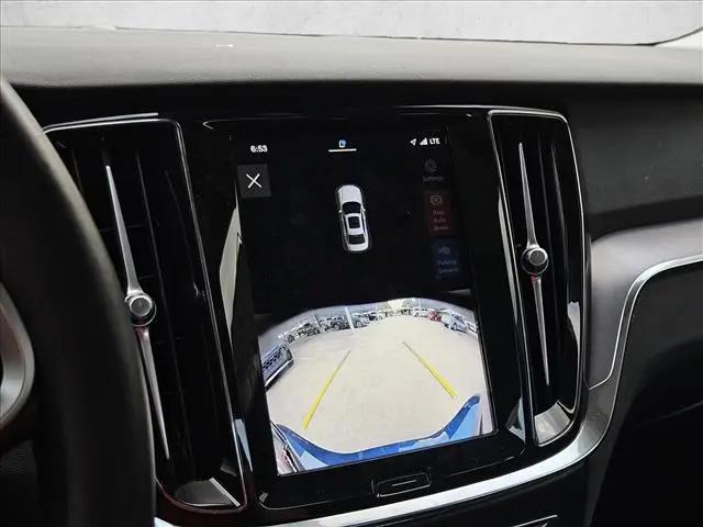 2024 Volvo S60 B5 Core Dark Theme