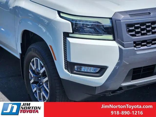 2025 Nissan Frontier Crew Cab SL 4x4