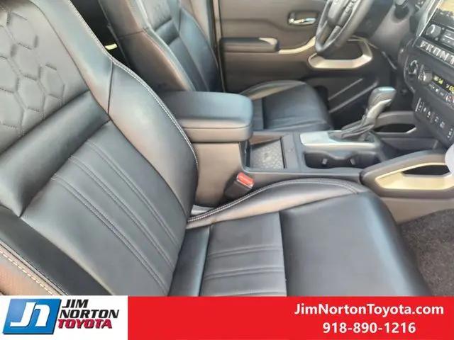 2025 Nissan Frontier Crew Cab SL 4x4