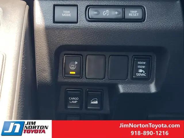 2025 Nissan Frontier Crew Cab SL 4x4