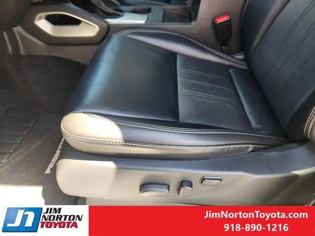 2025 Nissan Frontier Crew Cab SL 4x4