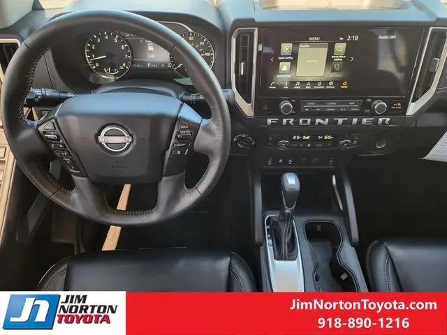 2025 Nissan Frontier Crew Cab SL 4x4