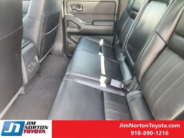 2025 Nissan Frontier Crew Cab SL 4x4