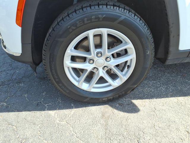 2022 Jeep Grand Cherokee L Laredo 4x4