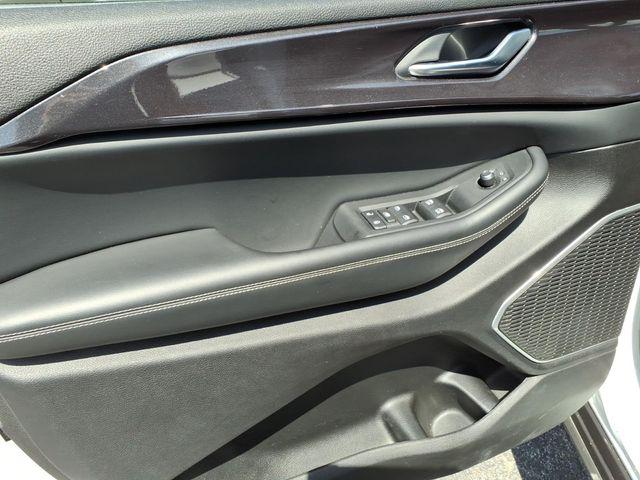 2022 Jeep Grand Cherokee L Laredo 4x4