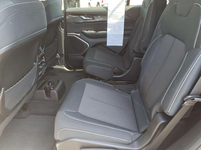 2022 Jeep Grand Cherokee L Laredo 4x4