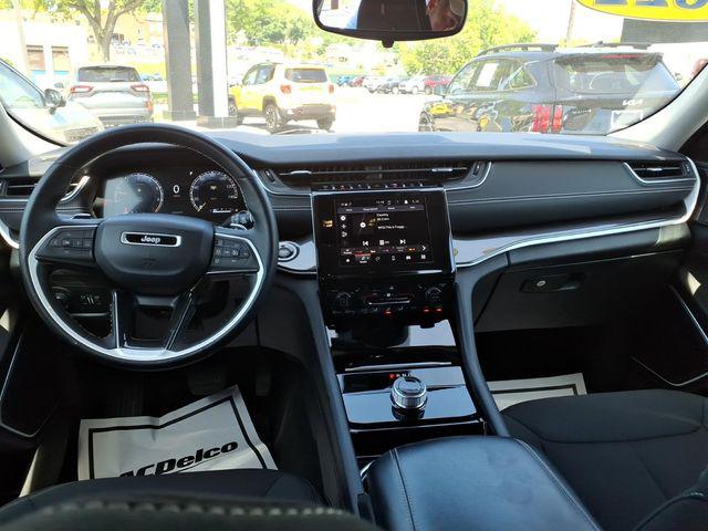 2022 Jeep Grand Cherokee L Laredo 4x4