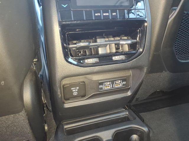 2022 Jeep Grand Cherokee L Laredo 4x4