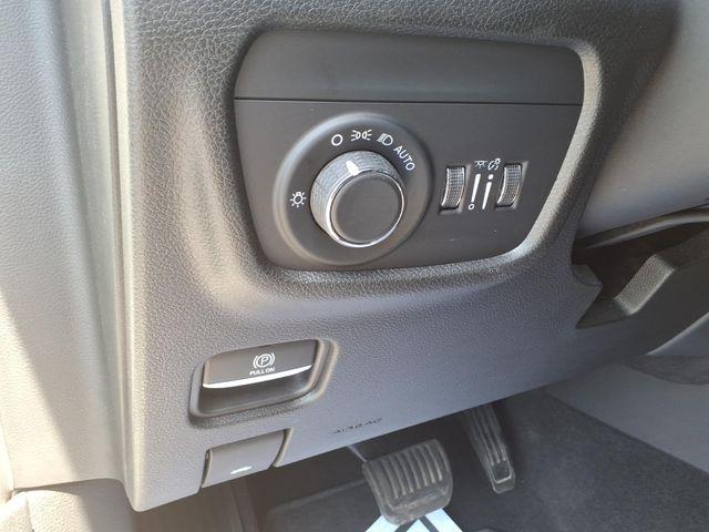 2022 Jeep Grand Cherokee L Laredo 4x4