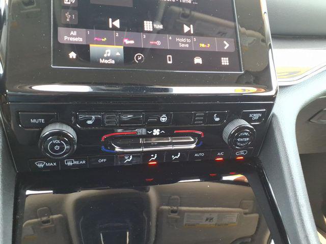 2022 Jeep Grand Cherokee L Laredo 4x4