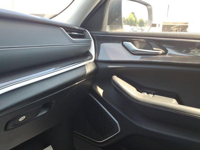 2022 Jeep Grand Cherokee L Laredo 4x4