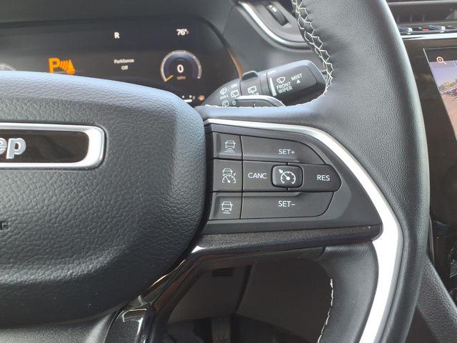 2022 Jeep Grand Cherokee L Laredo 4x4