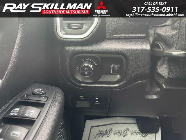2020 Ram 1500 Big Horn Crew Cab 4x4 5'7" Box